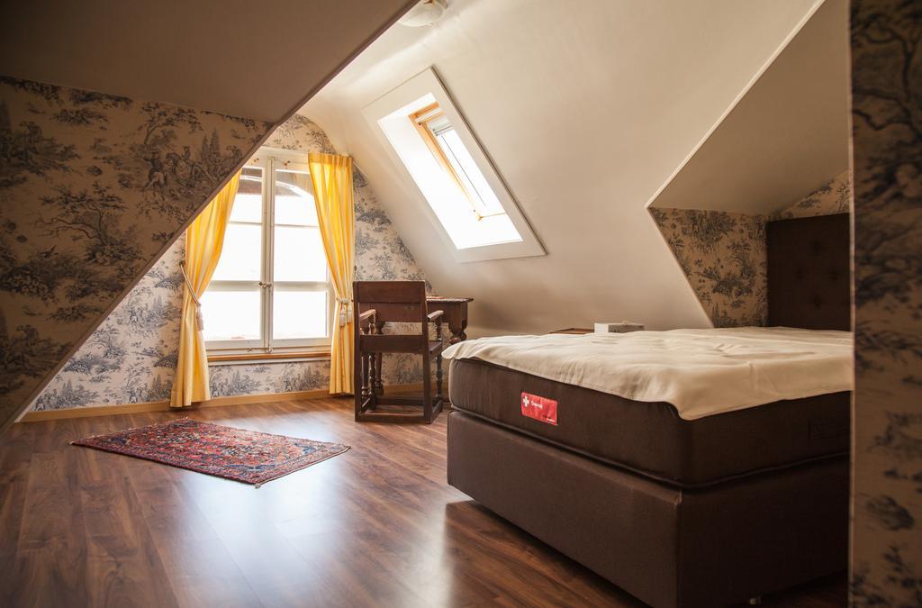 Hotel Les Vieux Toits Невшатель Экстерьер фото