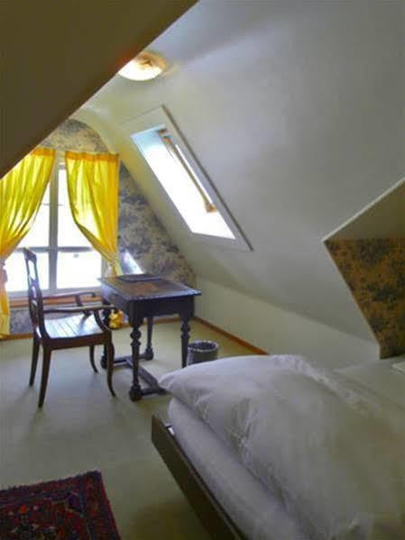 Hotel Les Vieux Toits Невшатель Экстерьер фото